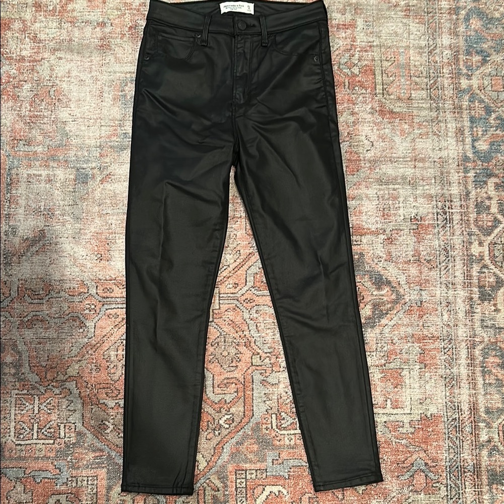 Super Skinny Ankle High Rise Coated Black 27S 4S short